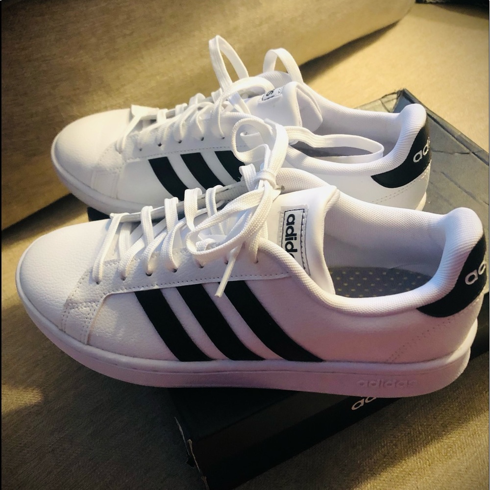 Adidas Sneakers Worn Once Size 9